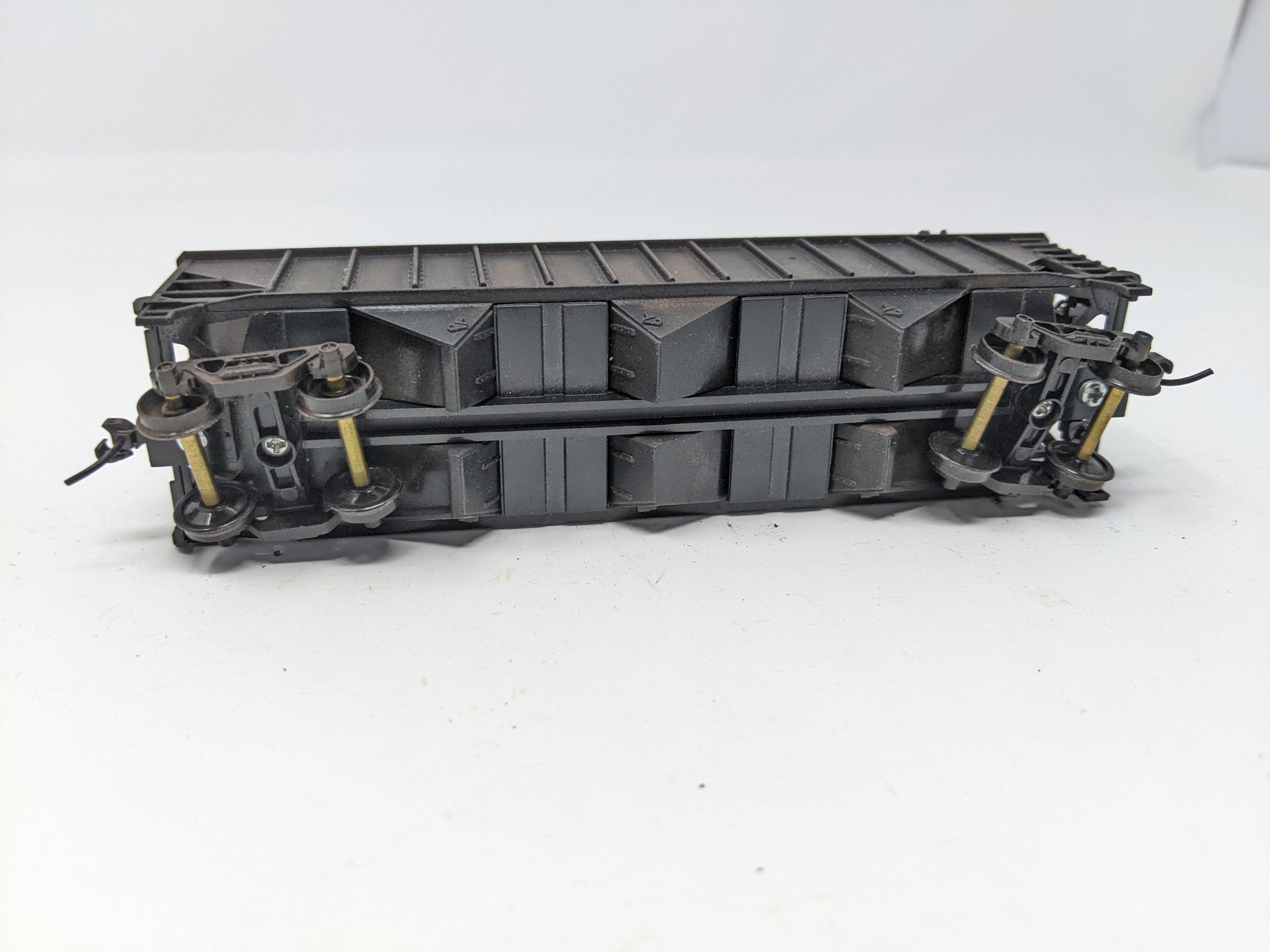 USED HO Scale, 3 Bay Hopper with Real Coal Load Weathered, Undecorated