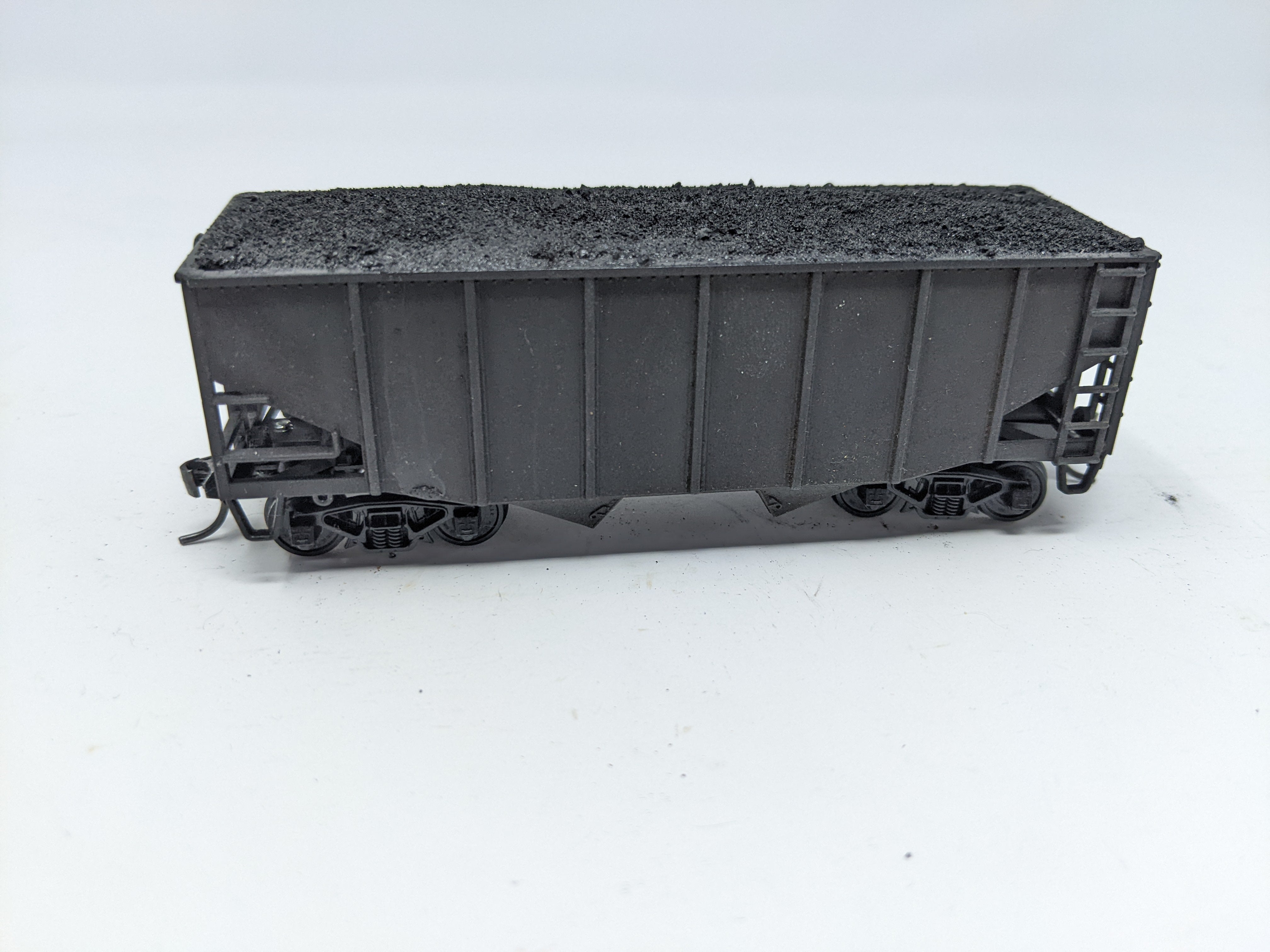 USED HO Scale, 2 Bay Hopper Weathered, Undecorated