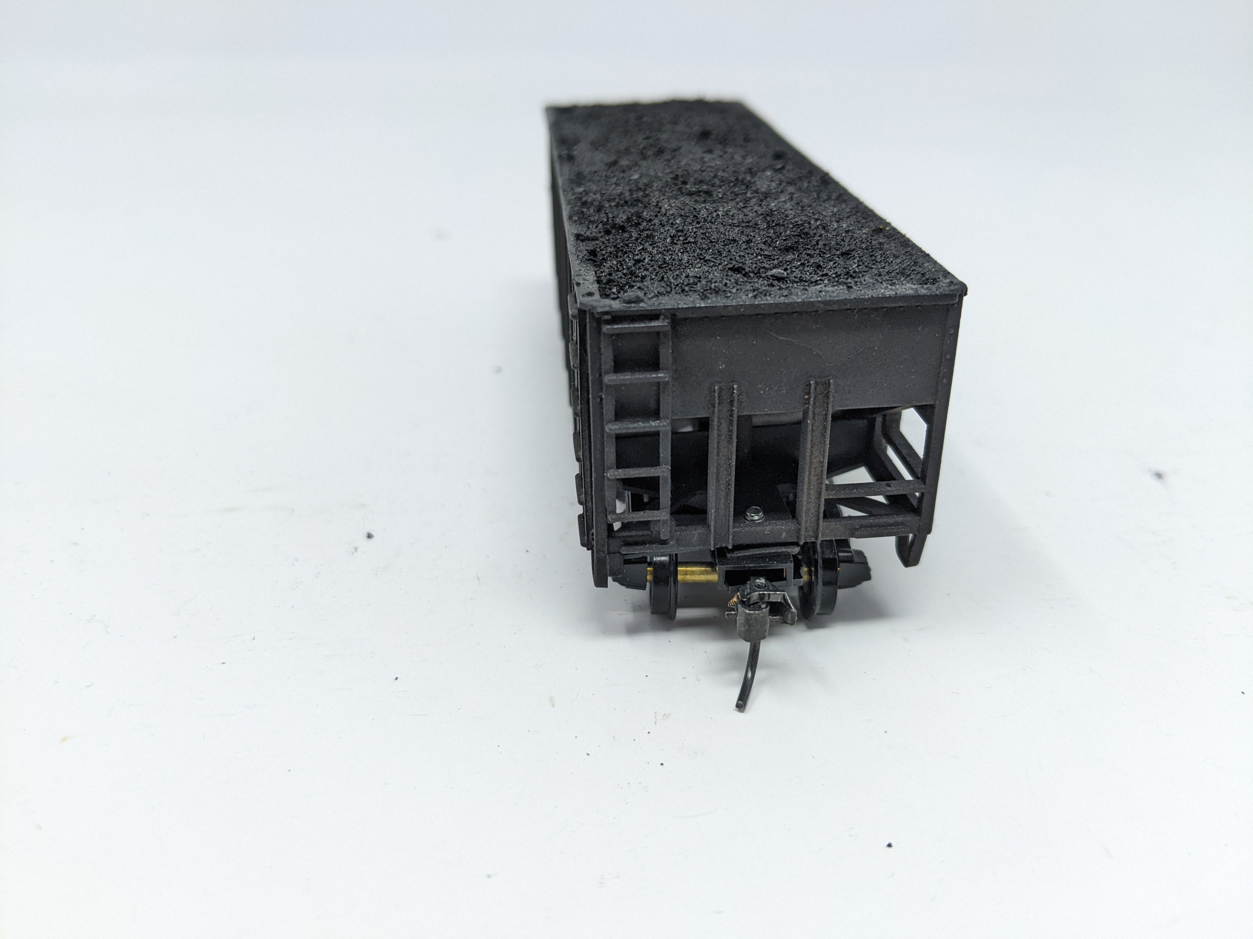 USED HO Scale, 2 Bay Hopper Weathered, Undecorated