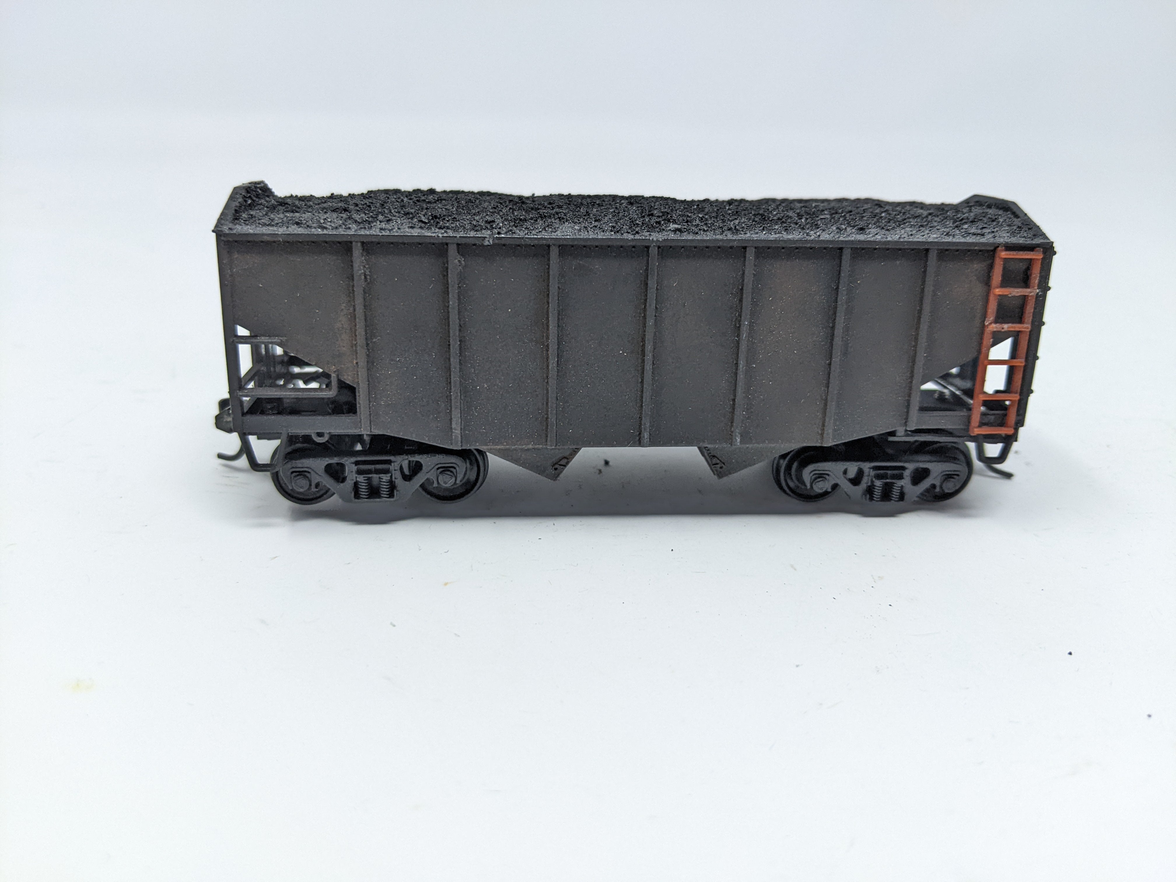 USED HO Scale, 2 Bay Hopper Weathered, Undecorated