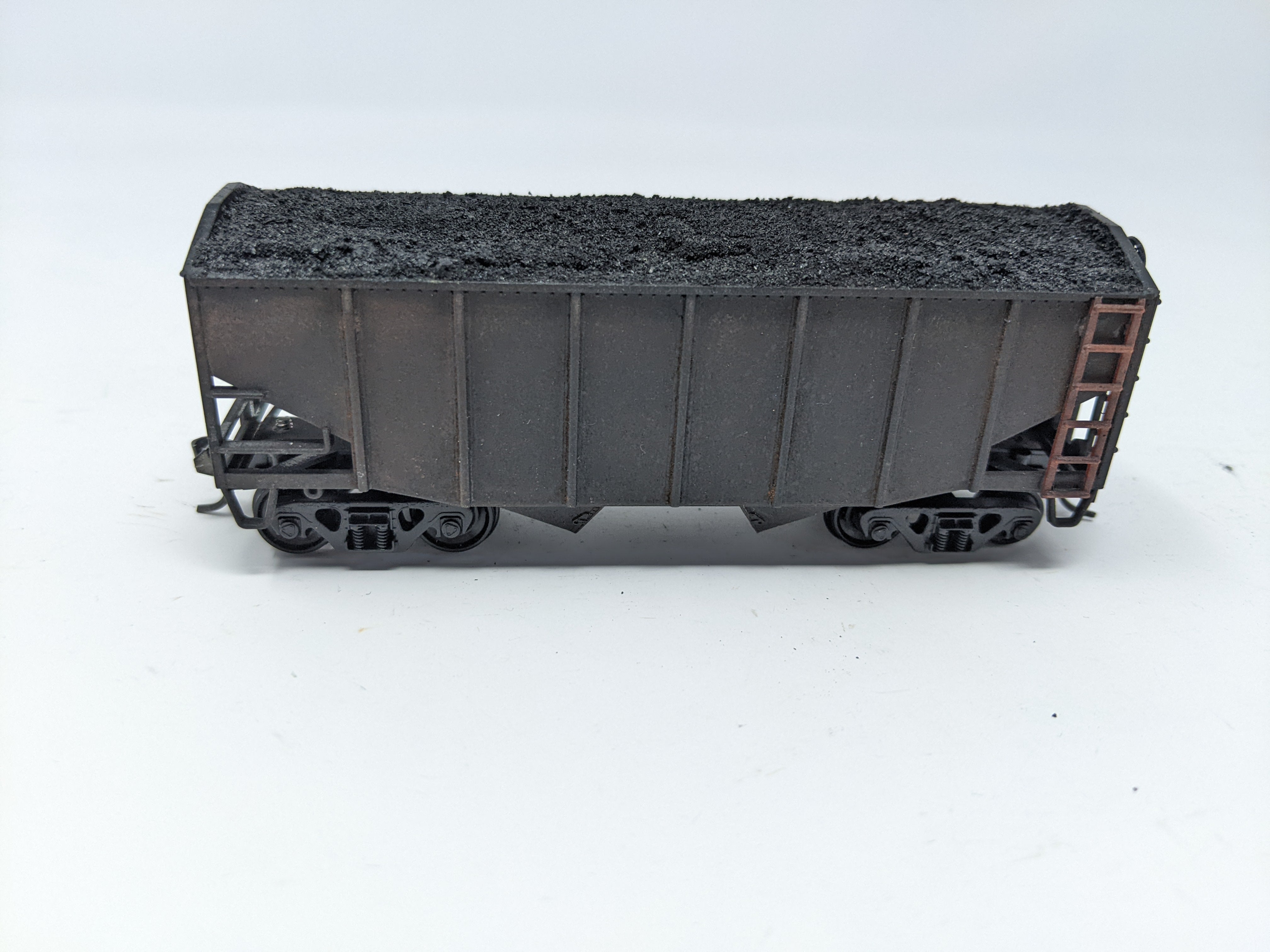 USED HO Scale, 2 Bay Hopper Weathered, Undecorated