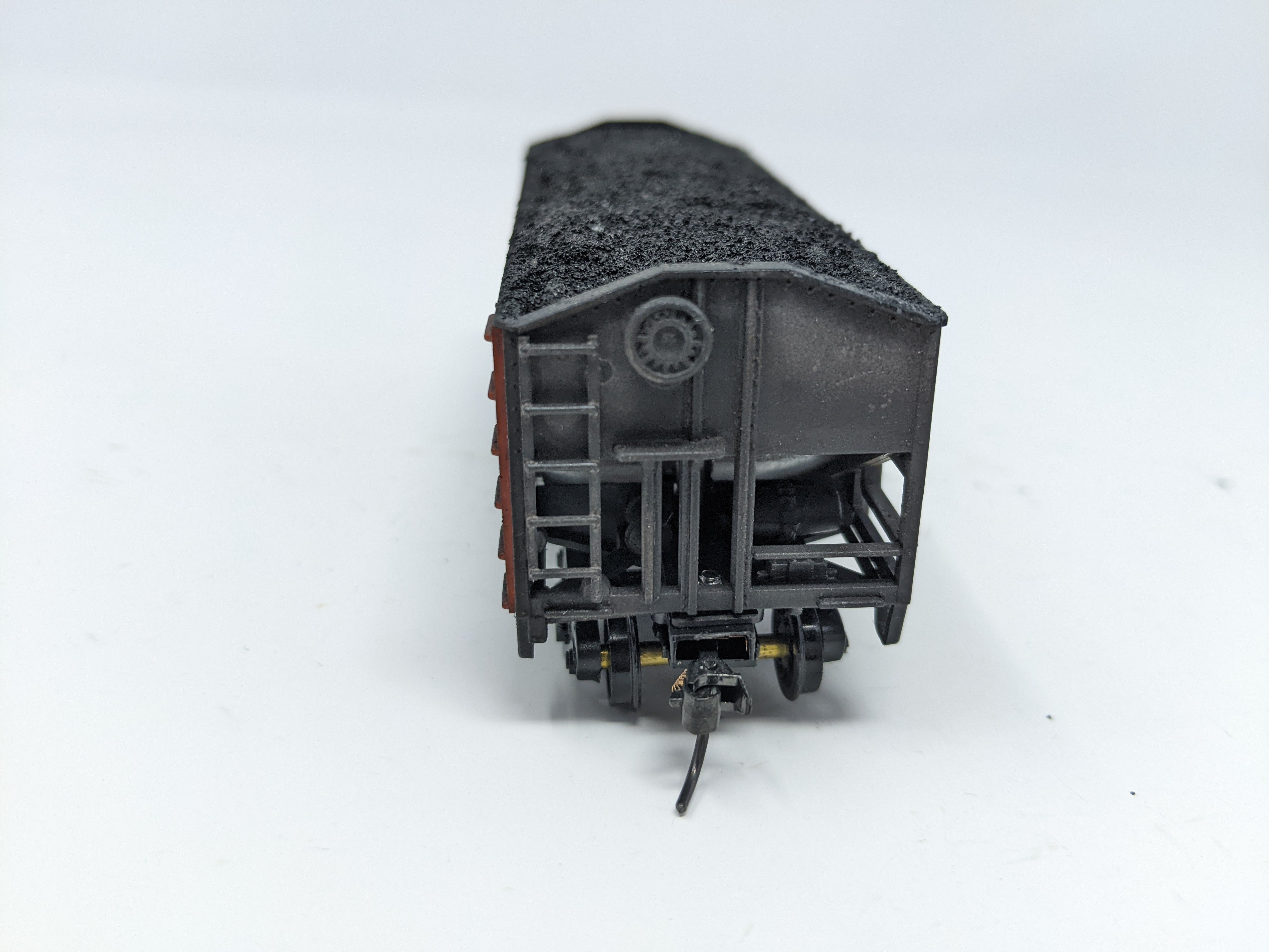 USED HO Scale, 2 Bay Hopper Weathered, Undecorated