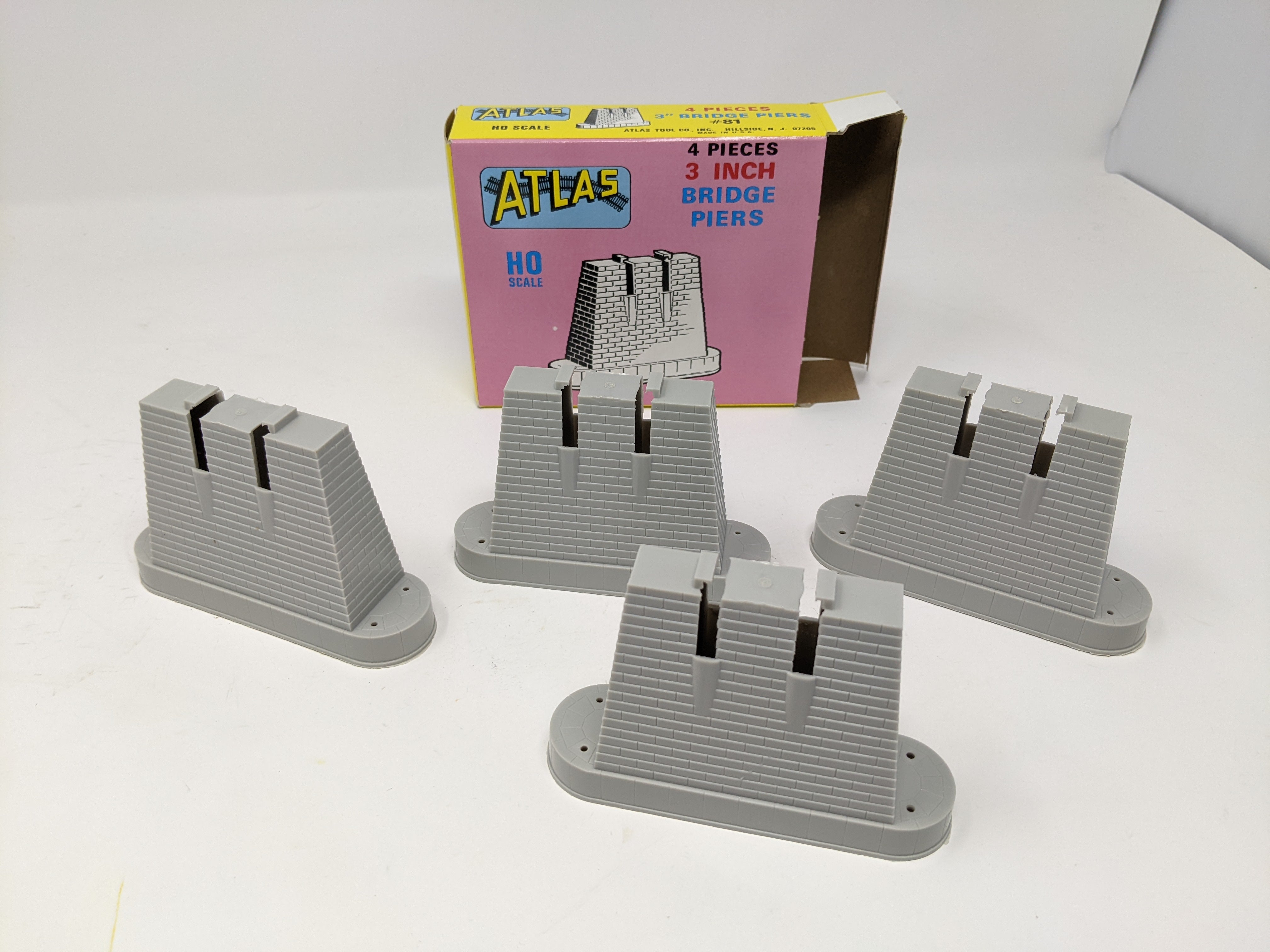 USED Atlas 8 HO Scale, 3" Bridge Piers (4 pieces)